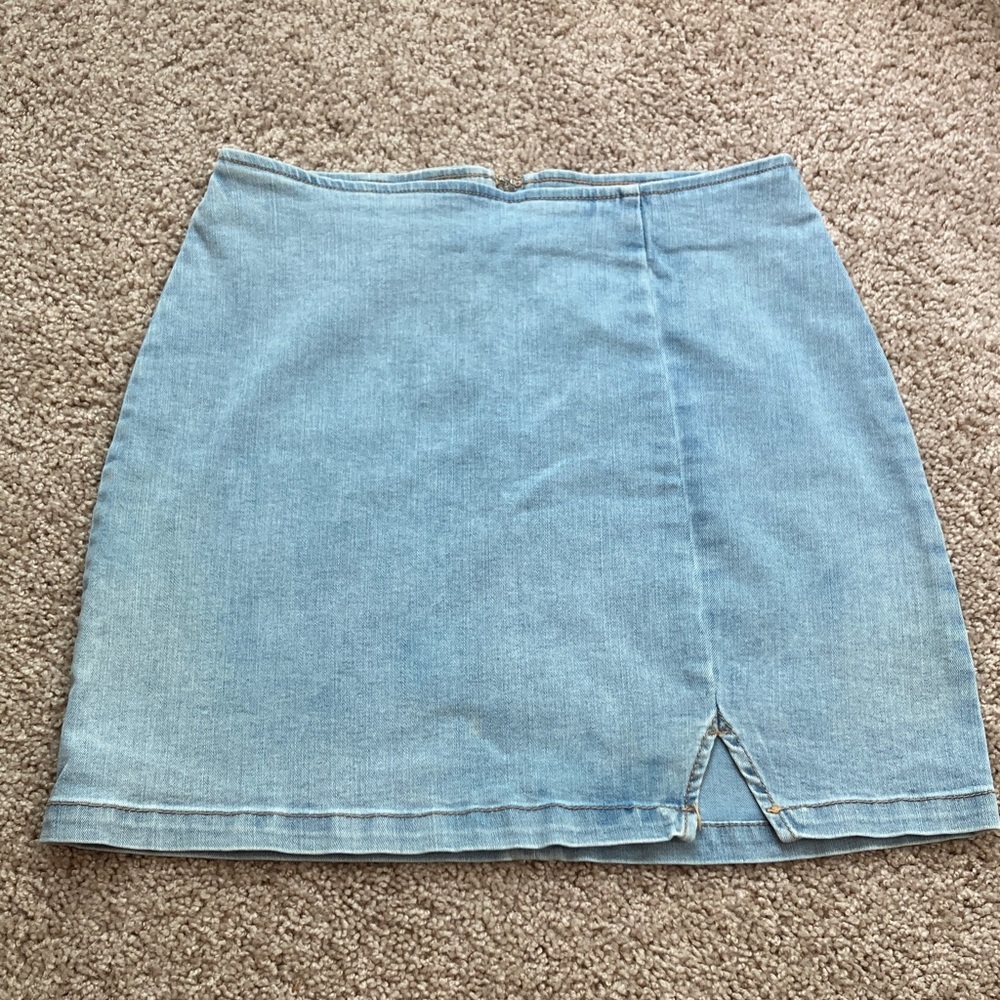 Wild Fable Light Wash Denim Jean Mini Skirt with Slit Size 6